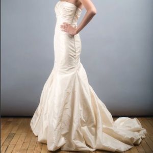 Vera Wang Silk Mermaid Wedding Dress size 2